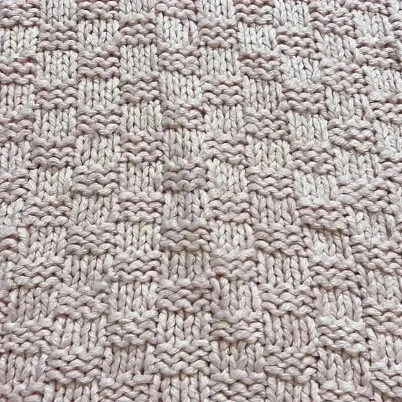 🔥huntington Ridge🔥 | Vintage 1980’s hand knitted pink sweater with flowers - Picture 3 of 11